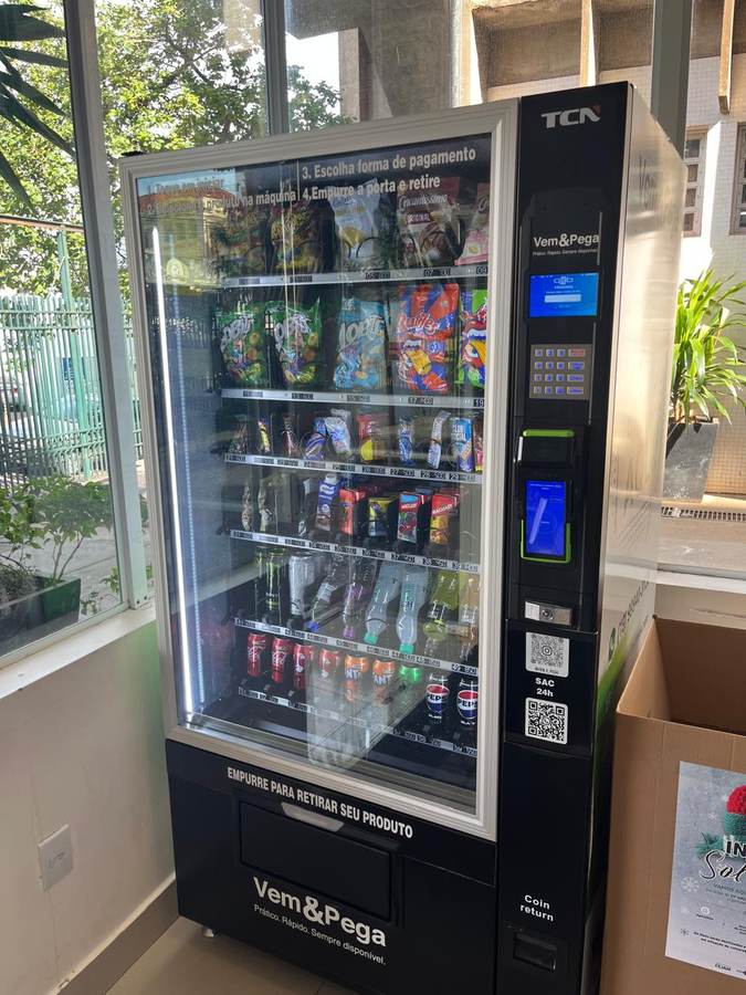 Geladeira Vem & Pega instalada em hospital